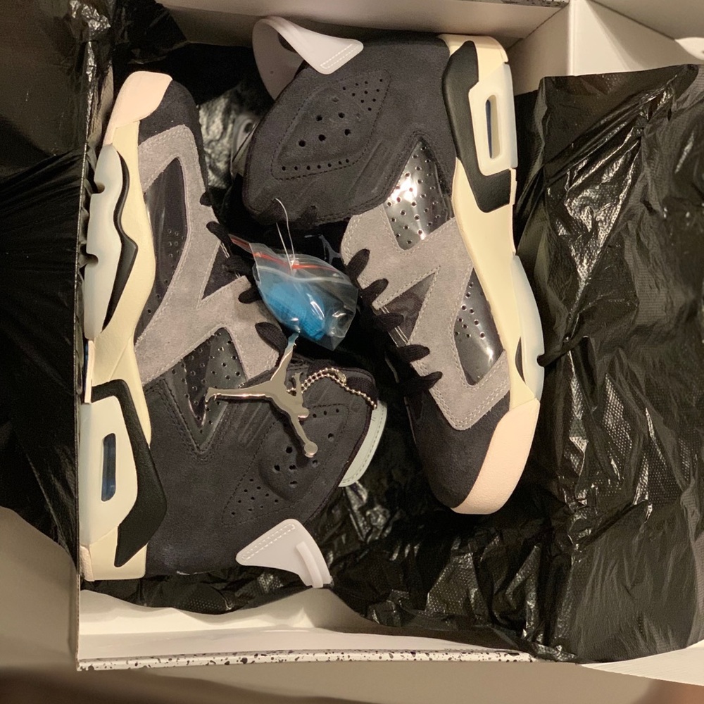 Women’s retro Jordan 6s